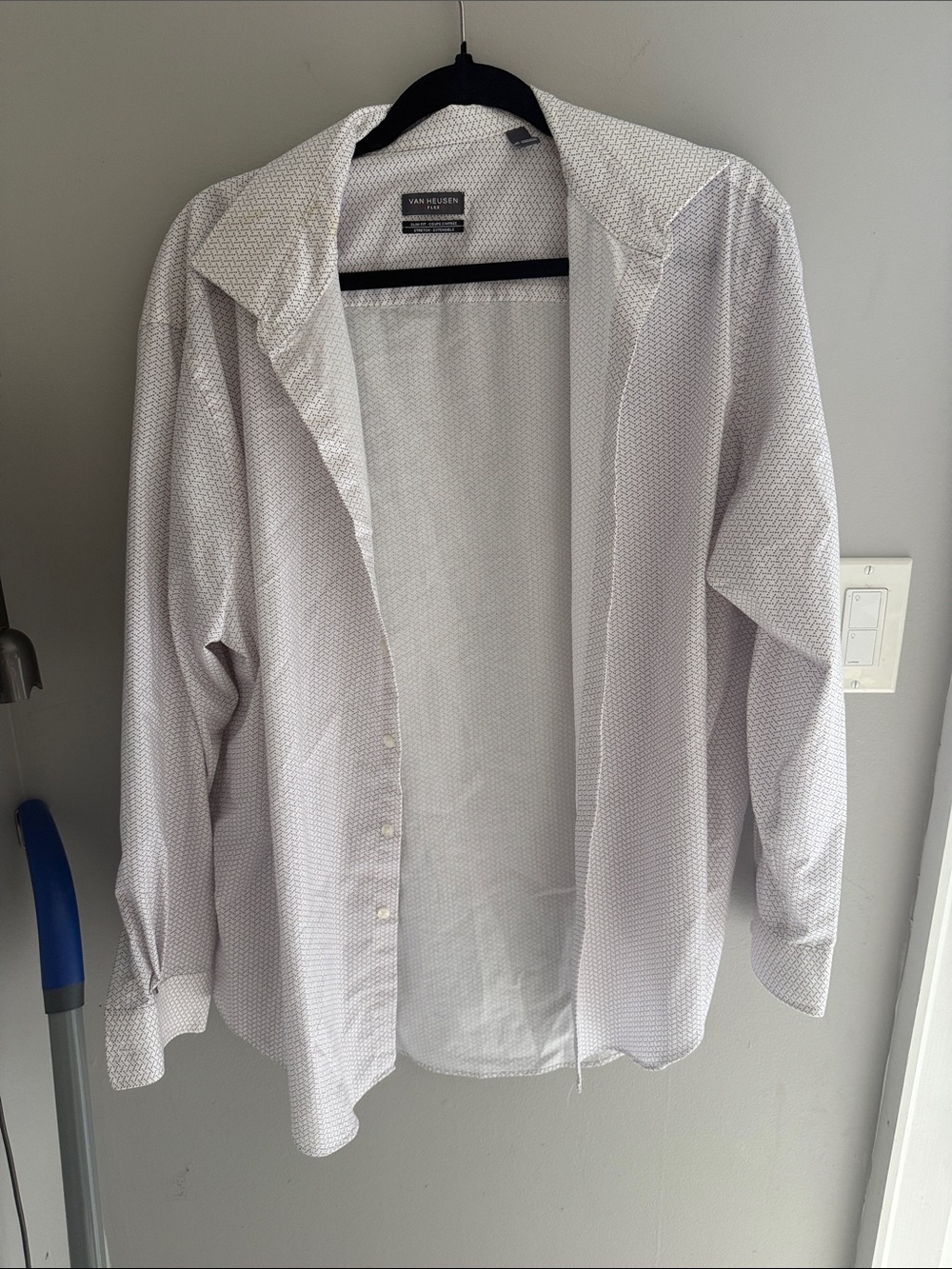 Van Heusen White Micro-Pattern Long Sleeve Button-Down Shirt